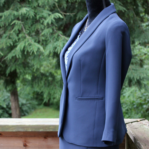 Talbots Petite Single Button Slimming Blazer 2P - Picture 4 of 8